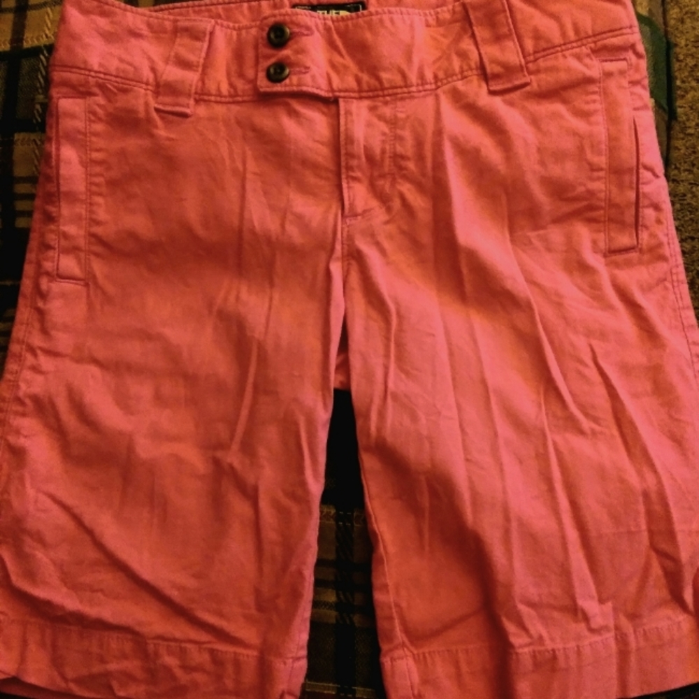 North Face Azalea Pink Bermuda short size 6 regular